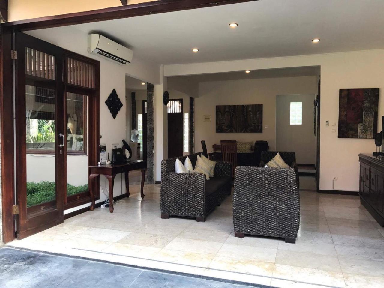 Kuta Holiday Villas Exterior foto